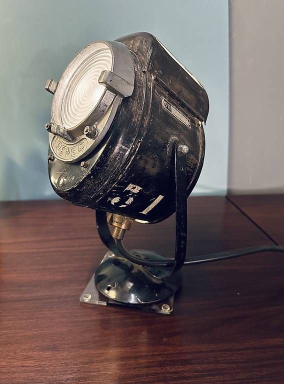Lampes: Lampe de théâtre Cremer 1940 – D'occasion à Carouge GE par polymagoo