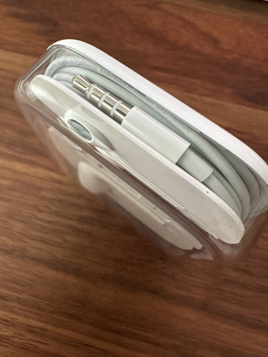 Apple Kopfhörer: Apple EarPods (3.5 mm jack)  – Neu und originalverpackt aus Döttingen von Klarry 2