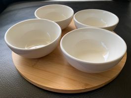 4 Apero Schalen mit Bambus-Tablett, wie neu!