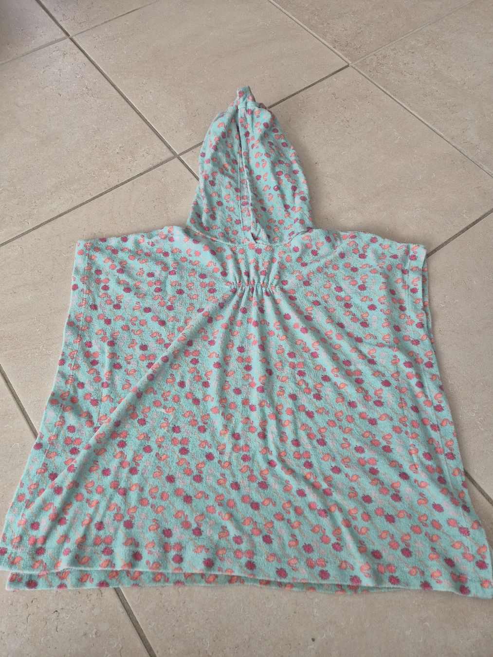 Badetücher: Badeponcho mit Flamingos, Grösse 92/98 – Gebraucht aus Adliswil von Stardust11
