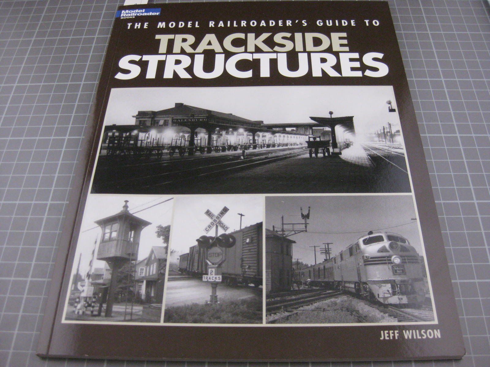 Bücher: Trackside Structures, Jeff Wilson, 21x27 cm, 2011, 86 Seiten – Gebraucht aus Malters von Marosko
