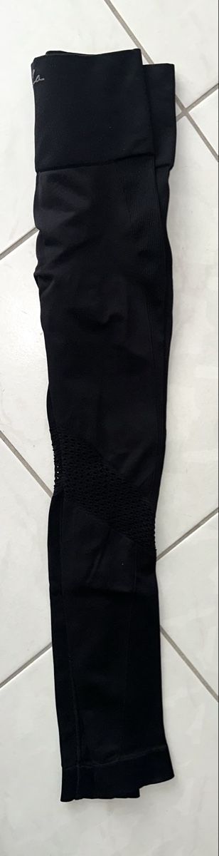 Leggings: ALALA LEGGINS GR. S – Gebraucht aus Unteraegeri von MH203 5