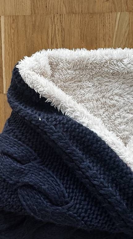 Foulard & Sciarpe: Kuscheliger Schal dunkelblau – Usato da Basel venduto da R__Mueller 1