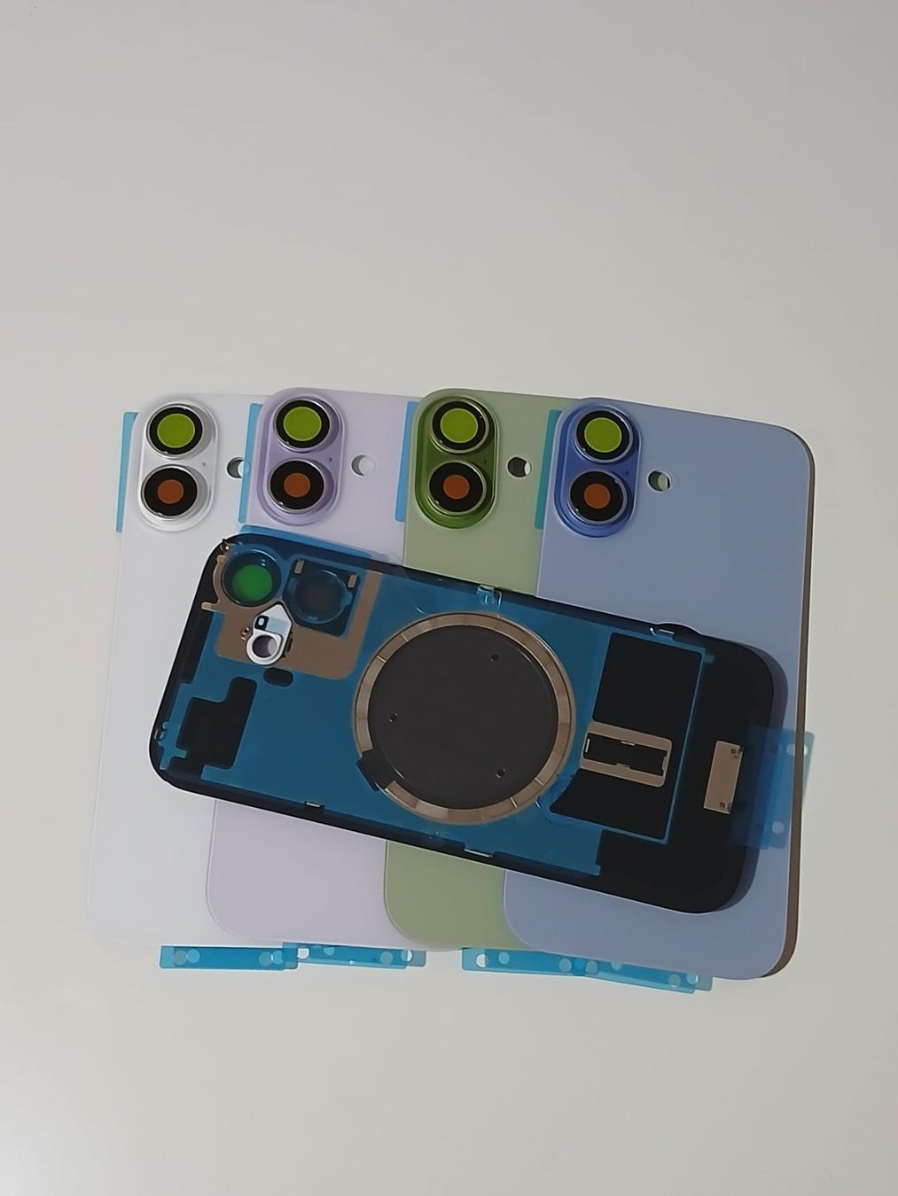 Apple Cover & Protezioni schermo: Coque arrière Iphone 17 – Nuovo e nell'imballaggio originale da Leukerbad venduto da wor_sf98 1