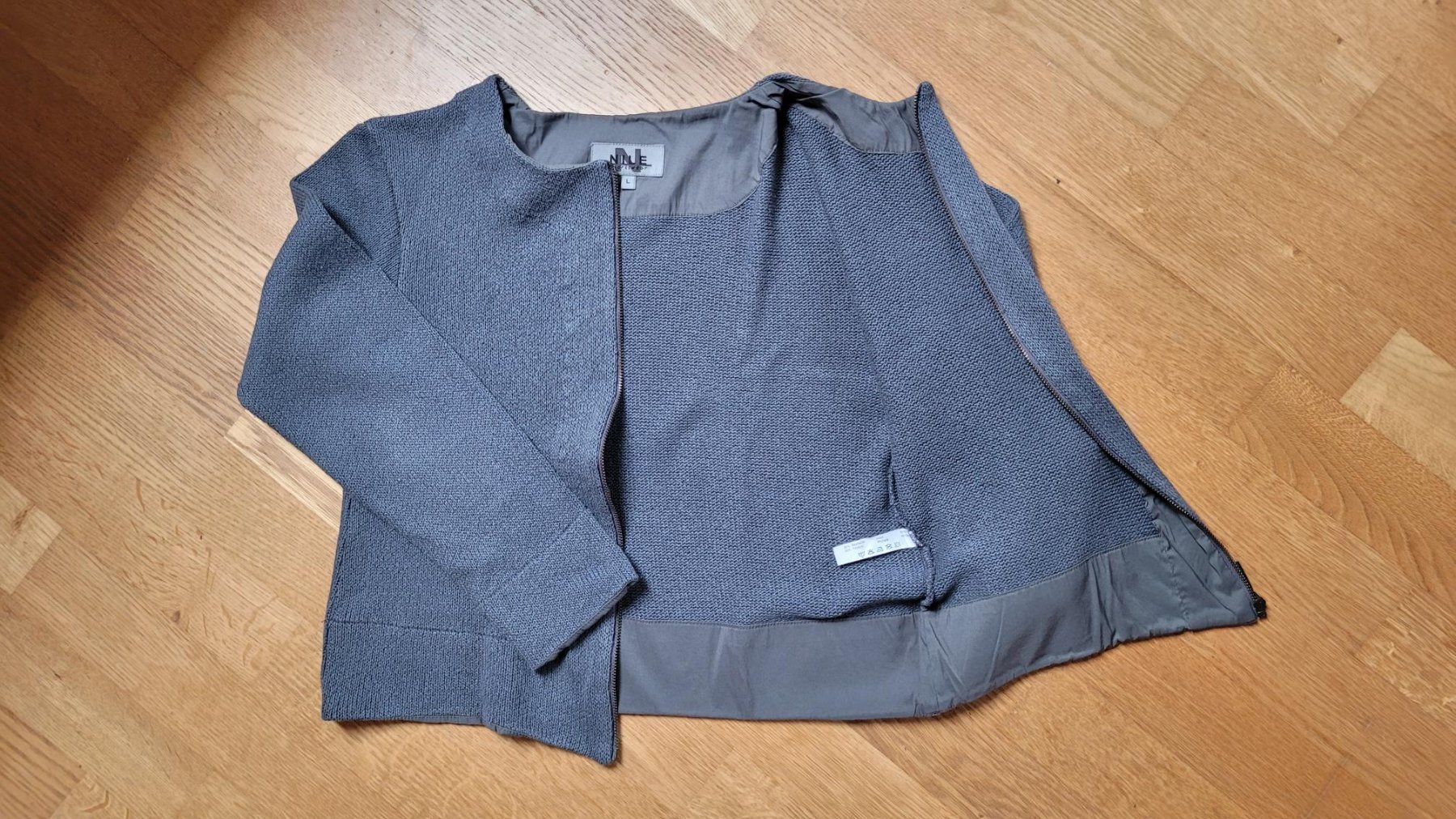 Nile Giacche: Strickjacke von Nile, Grösse L, dunkelgrau – Nuovo e nell'imballaggio originale da Neschwil venduto da flower_69 1