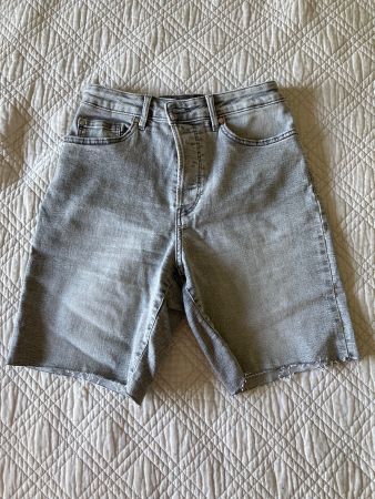 Short en jeans gris, taille 36