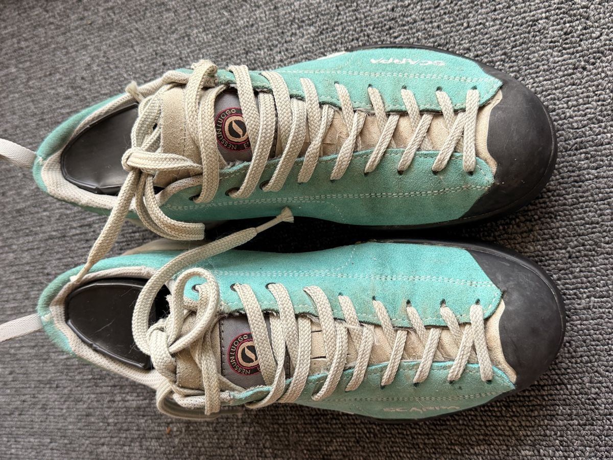 Scarpa Scarpe da donna: Scarpa AQUA femme taille 38.5 – Usato da Bulle venduto da LeMoleson 1