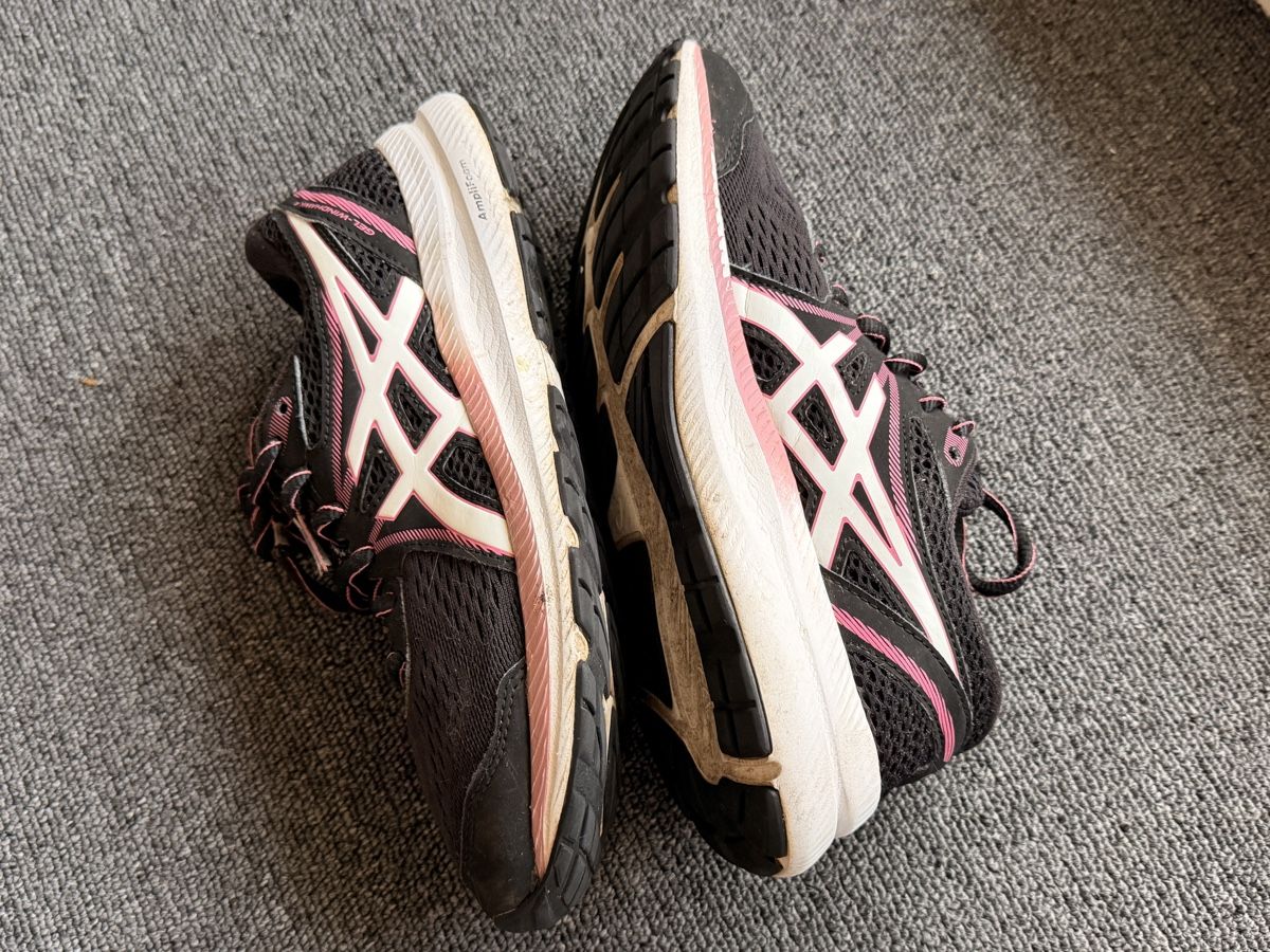 Asics Scarpe da uomo: Asics Gel-Windhawk 4, Taille 36  – Usato da Bulle venduto da LeMoleson 3