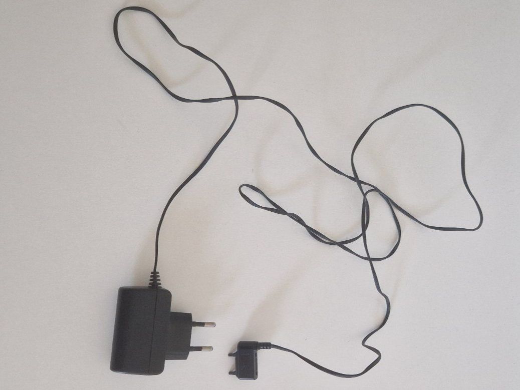 Sony Caricabatterie: Netzteil Sony Ericsson CST-75 Ladegerät gebraucht – Usato da Buchs SG venduto da mr9470