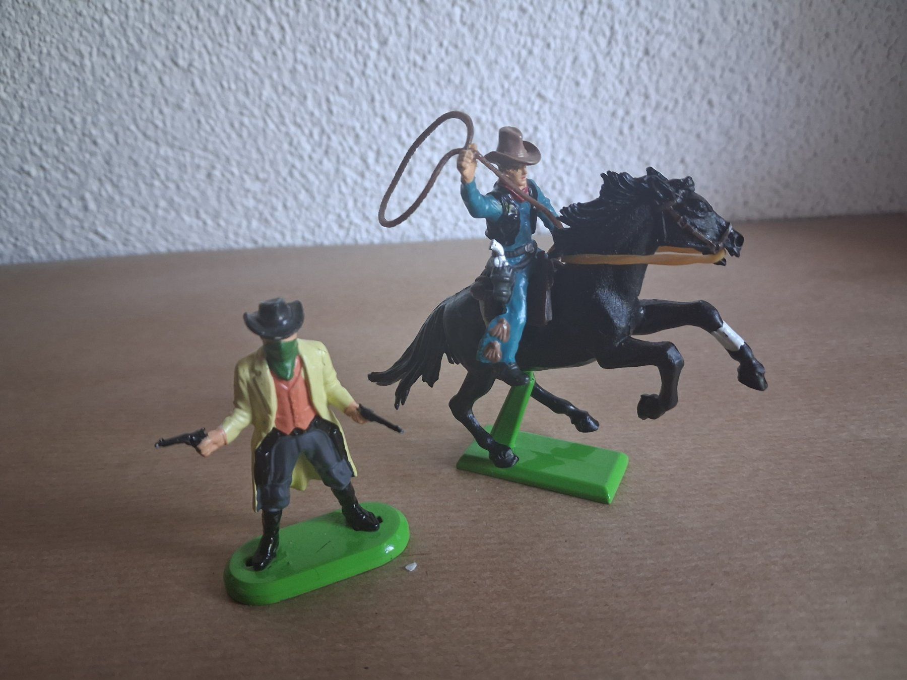Britains Giocattoli: 4 Britains LTD 1971 Cowboy & Indianer. Ab 1.- – Usato da Hagendorn venduto da siwasi3 2