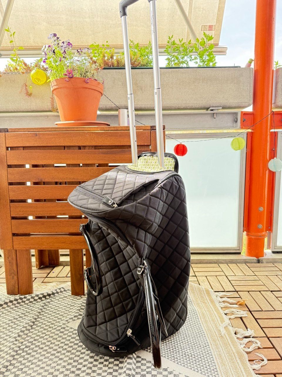 Reisekoffer: A stylish black suitcase – Gebraucht aus Zürich von futurmutur 3