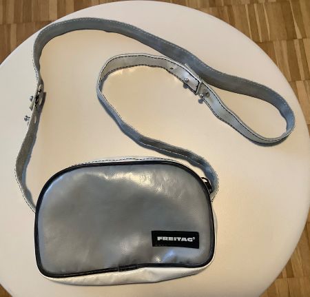 FREITAG Vintage Umhängetasche Modell KELLY blau/beige/silber