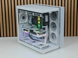 Gaming PC (Ryzen 7 7800X3D + 32GB + 1TB + RX 9070 XT 16GB)