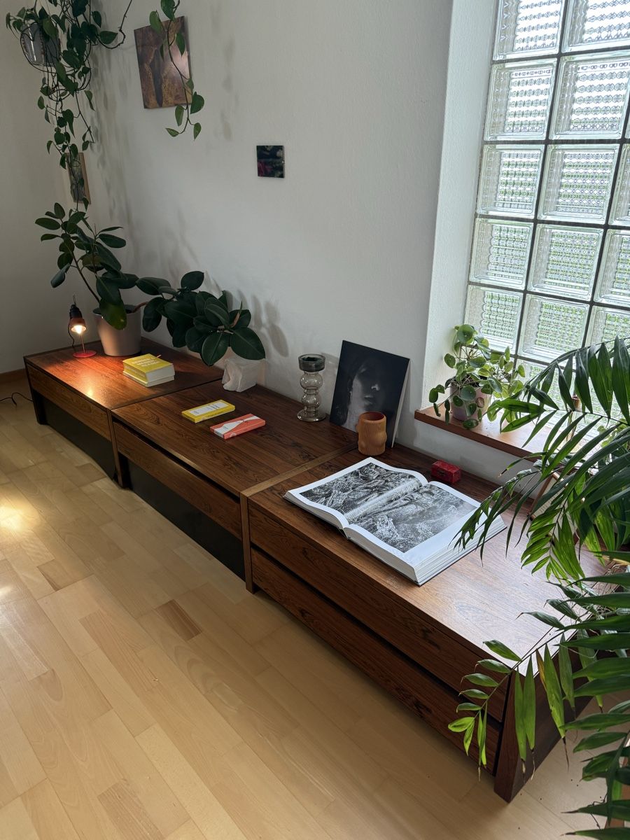 Cassettiere: Mid Century Modern Palisander Lowboard – Usato da Luzern venduto da wid_fs7f 1