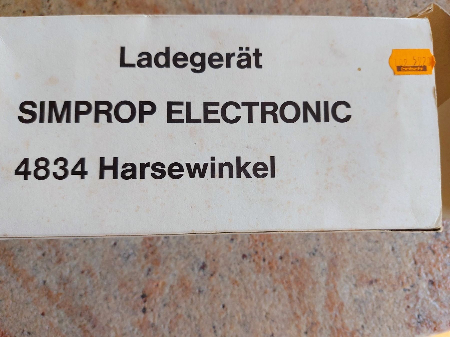 Modellini di ferrovie: Simprop Electronic Ladegerät Trafo Modellbau CH – Nuovo e nell'imballaggio originale da Kloten venduto da Juanita3 1