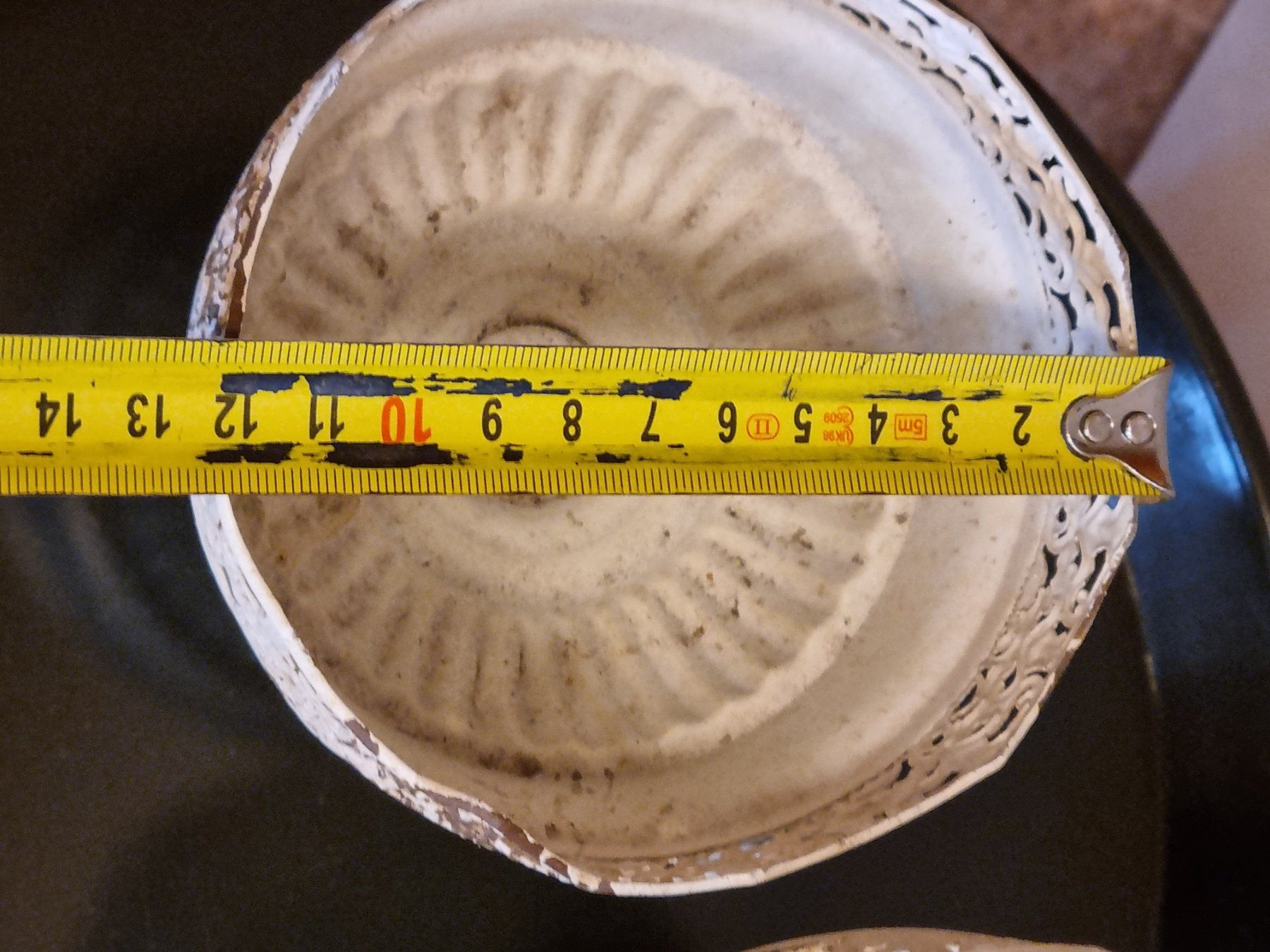 Blumentöpfe: 2 Cachepots auf Fuss Antikstil Shabby Chic – Gebraucht aus Scharnachtal von devin03 4
