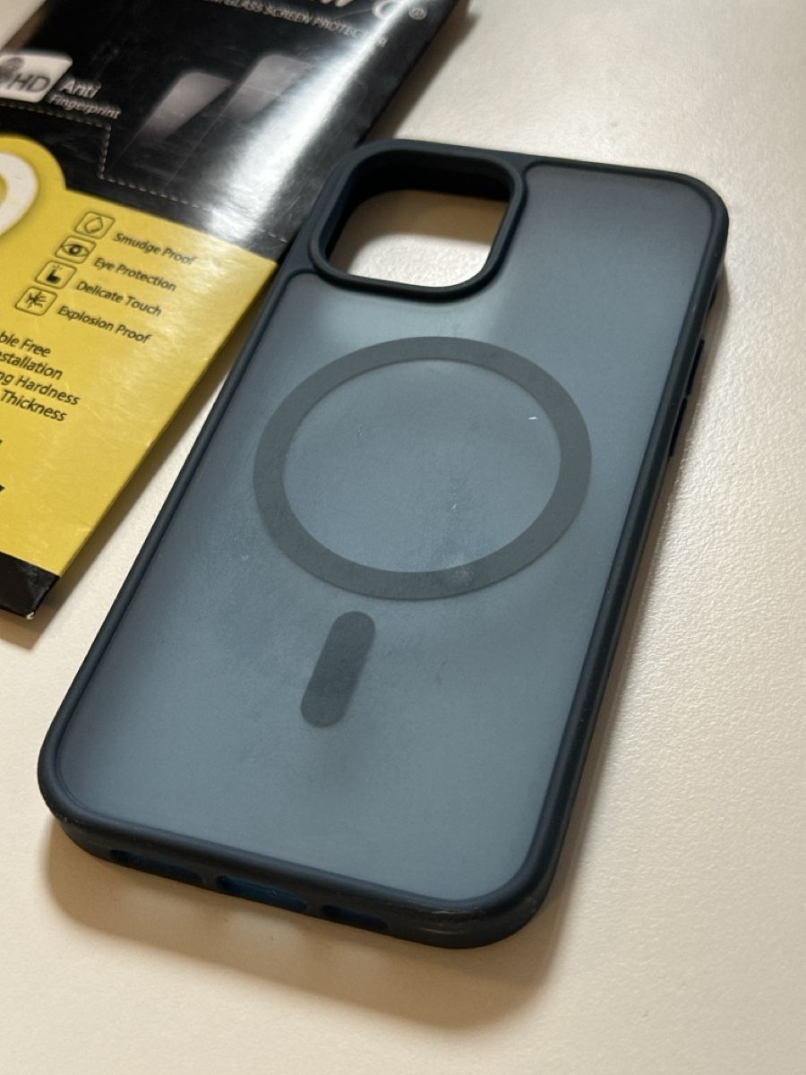 Cover & Protezioni schermo: iPhone 12 Pro Hülle + Schutzglass – Usato da Basel venduto da olgarachel 4