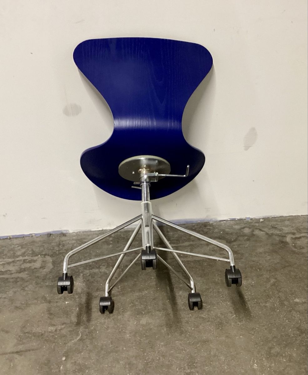 Fritz Hansen Stühle: Originaler Bürostuhl Arne Jacobsen – Gebraucht aus Burgdorf von swintila 7