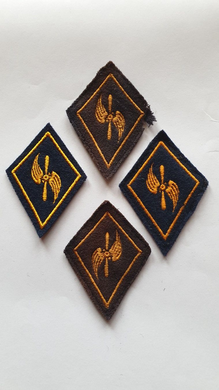 Schweizer Armee Uniformi: Schweizer Militär Uniformspiegel – Usato da Goldach venduto da armando_r
