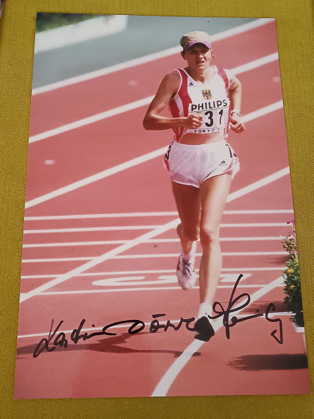 Autografi: Katrin Dörre - 20x30 cm - Leichtathlet – Usato da Menziken venduto da Artographs