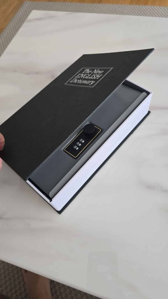 Casseforti: Hidden Safe - Book like Safe - (Good Condition) – Usato da Zürich venduto da fin_2vqm