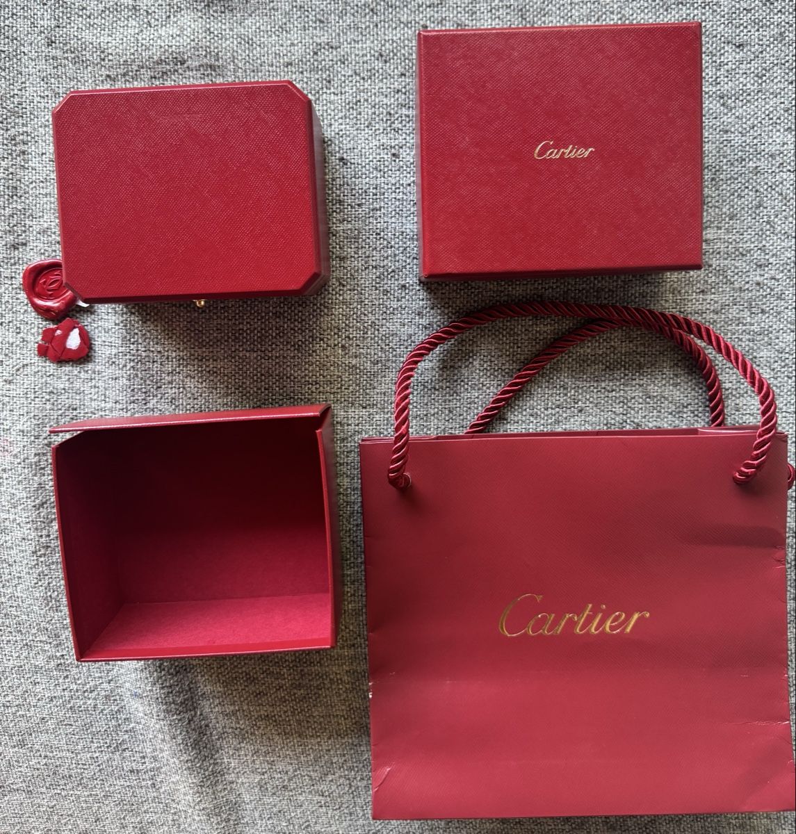 Alle Dekorationen: Cartier-Etui, Verpackung. Original. – Gebraucht aus Forch von naz_fr7n 7