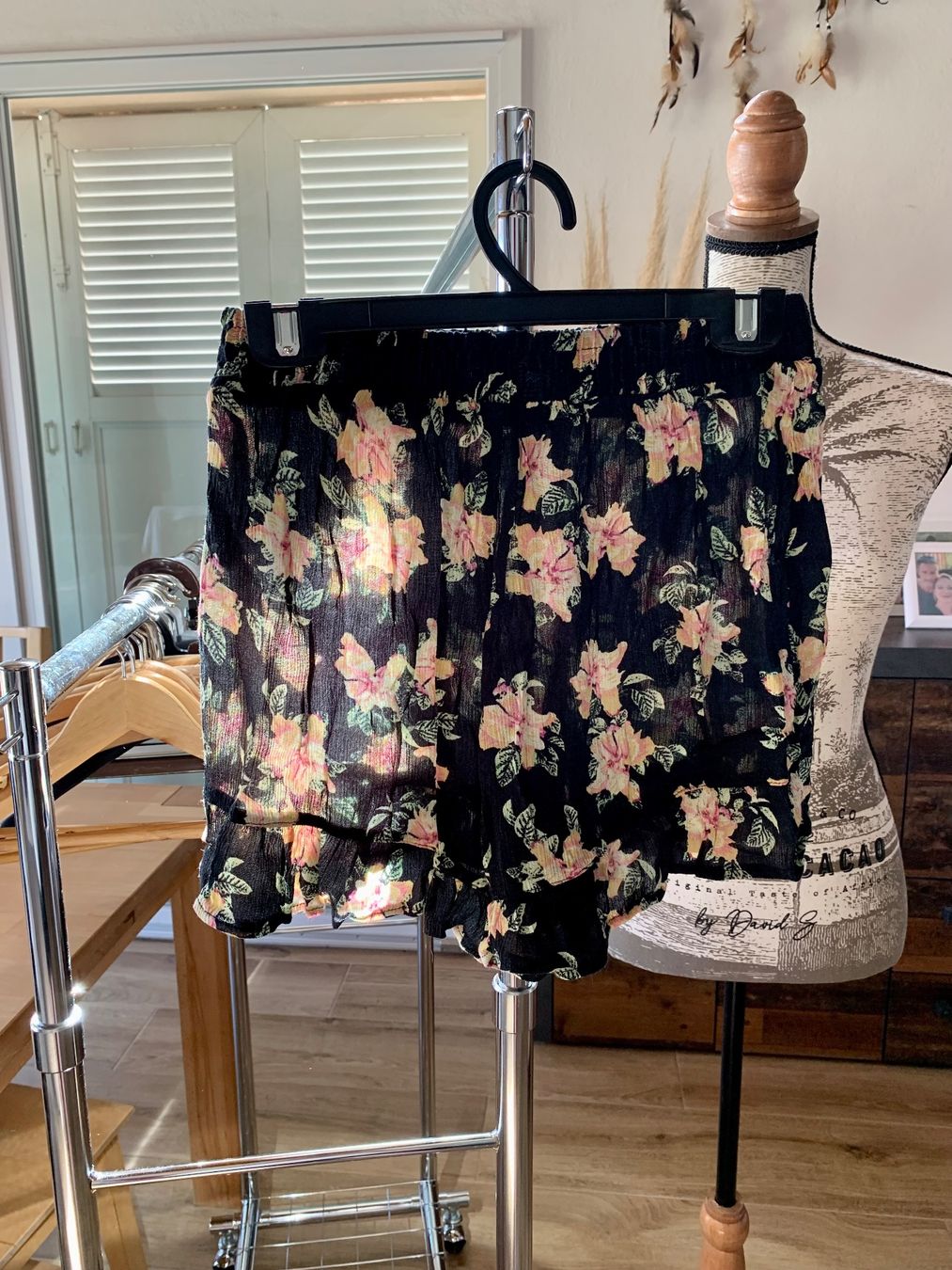 Tally Weijl Hosen: Short Tally Weijl fleuri T.40 – Neu (gemäss Beschreibung) aus Perroy von barballalla 1