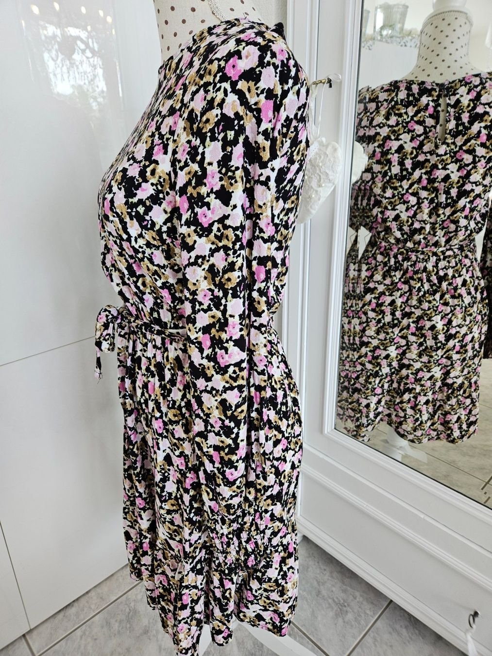 Only Kleider: Kleid Grösse 36 / M  von Only mit Rosenmuster – Gebraucht aus Gossau ZH von fashiontwo 1