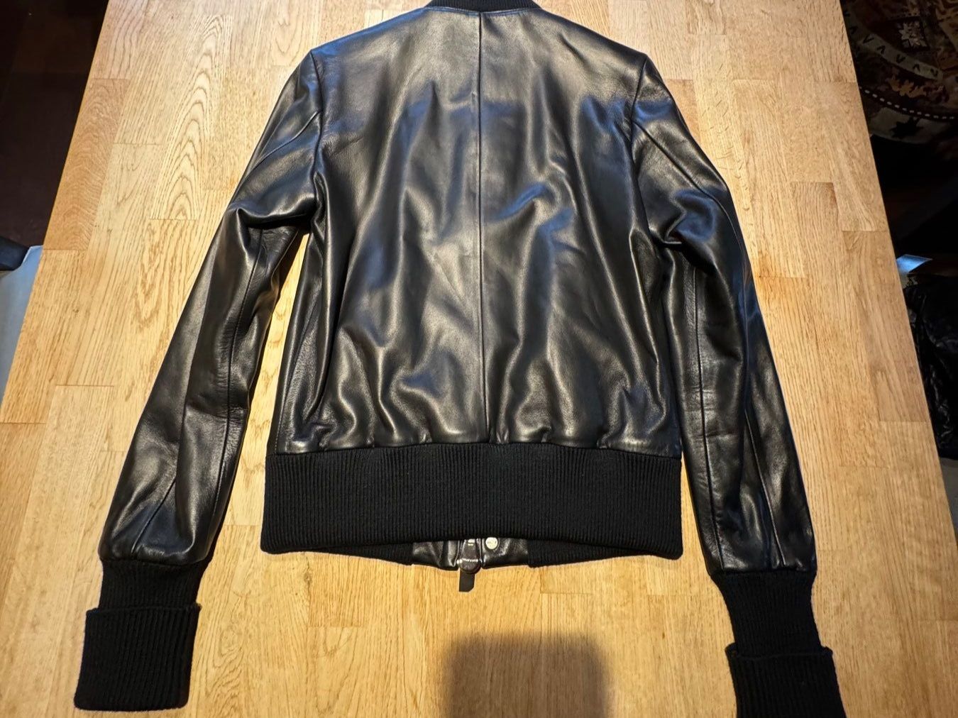 Bally Giacche: Bally Black Lambskin Leather Bomber Jacket – Usato da Grund b. Gstaad venduto da ReLuxe 7
