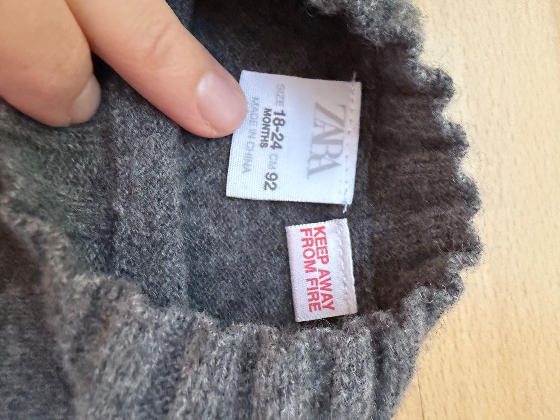 Zara Maglioni & Felpe: Zara - dunkelgrauer Kaschmirpullover Kinder – Usato da Zürich venduto da laurapb 2