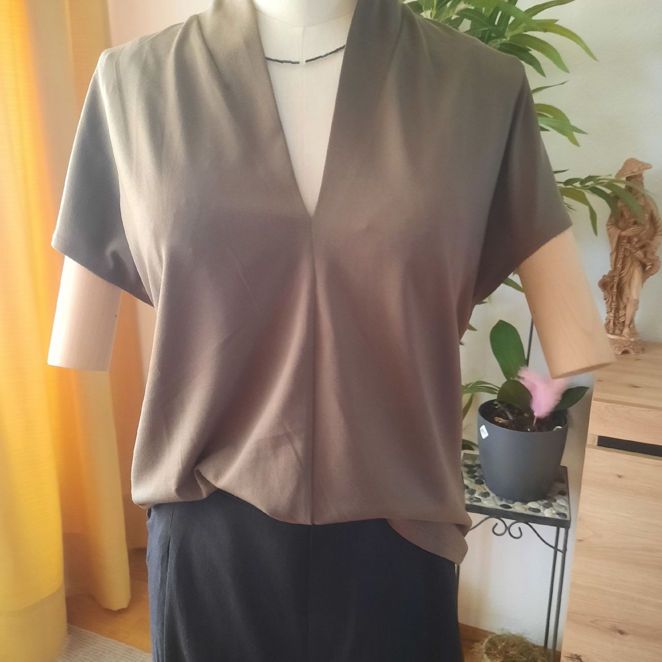 H&M Blusen: H&M Bluse Khaki Grösse S  – Neu (gemäss Beschreibung) aus Solothurn von lsc_pf99 1