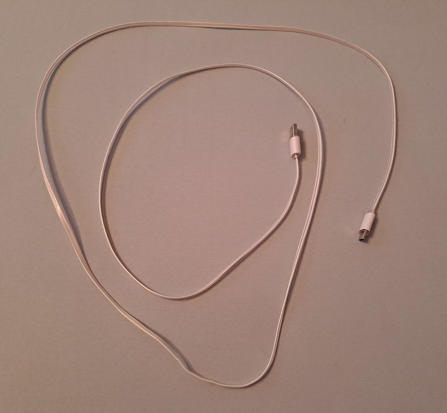 Kabel: 2 Meter USB C Ladekabel mit Leuchtfunktion – Neu (gemäss Beschreibung) aus Elsau von Kellerraeumung 4