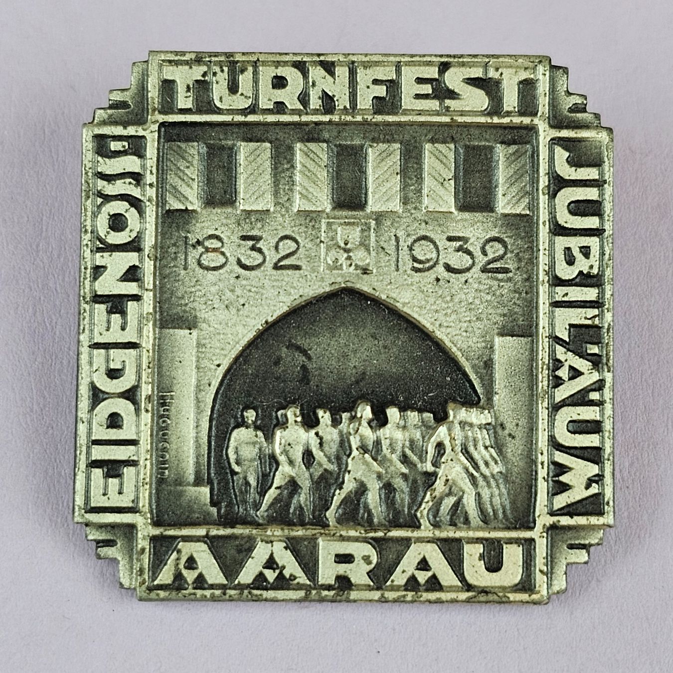 Placchette & Badge: Abzeichen/Plakette Eidgenössisches Turnfest Aarau 1932 Antik – Usato da Riehen venduto da Nobelshop