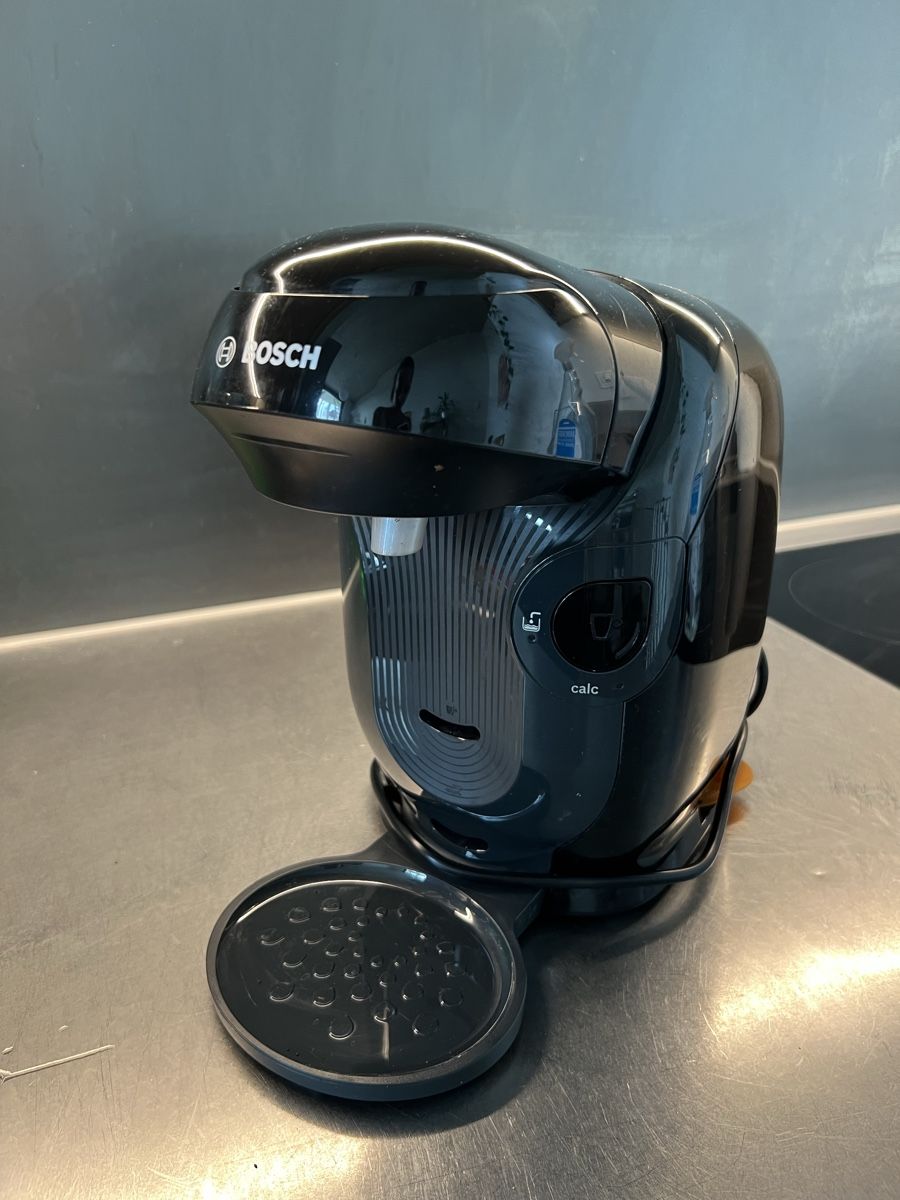 Bosch Kaffeemaschinen & Espressomaschinen: Bosch Tassimo coffee machine +2x reusable coffee pods – Gebraucht aus Zürich von Mariia_burlachenko
