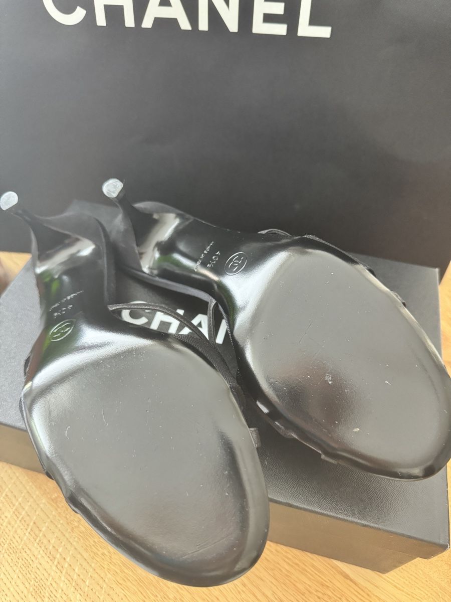 Chanel Damenschuhe: Chanel Pantolette schwarz Satin / Rips – Neu (gemäss Beschreibung) aus Wallisellen von Corinne.- 1