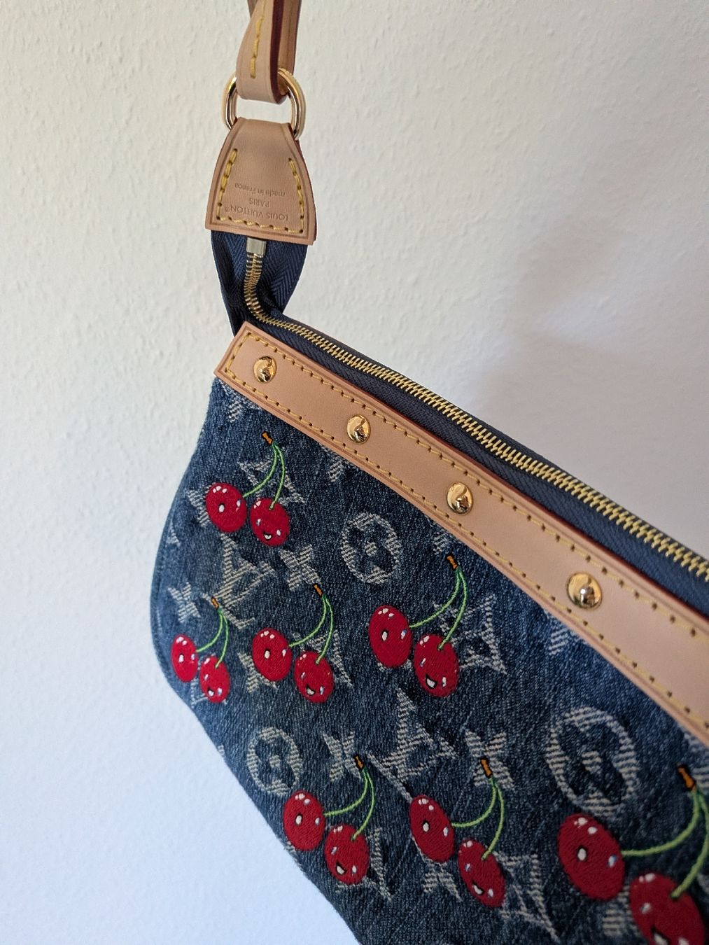 Louis Vuitton Borse: Louis Vuitton Murakami Cherry Denim Pochette Accessoire – Nuovo (secondo la descrizione) da Lausanne venduto da can777 2