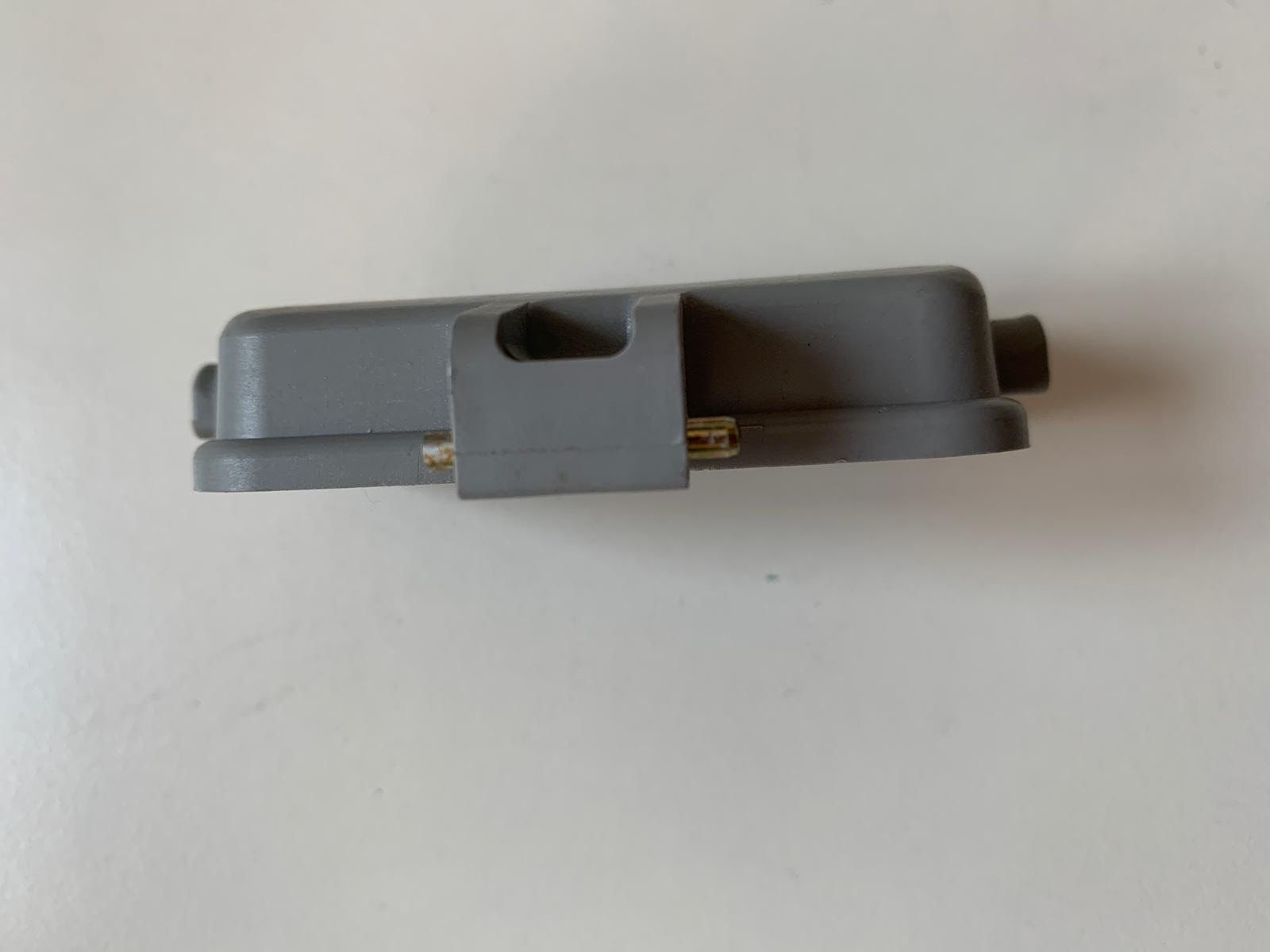 Componenti elettronici: Abdeckkappe 10-B (Harting?) – Usato da Münchenstein venduto da Licontrol 4