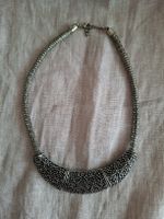 Collier Statement Argenté Floral – Chic & Intemporel