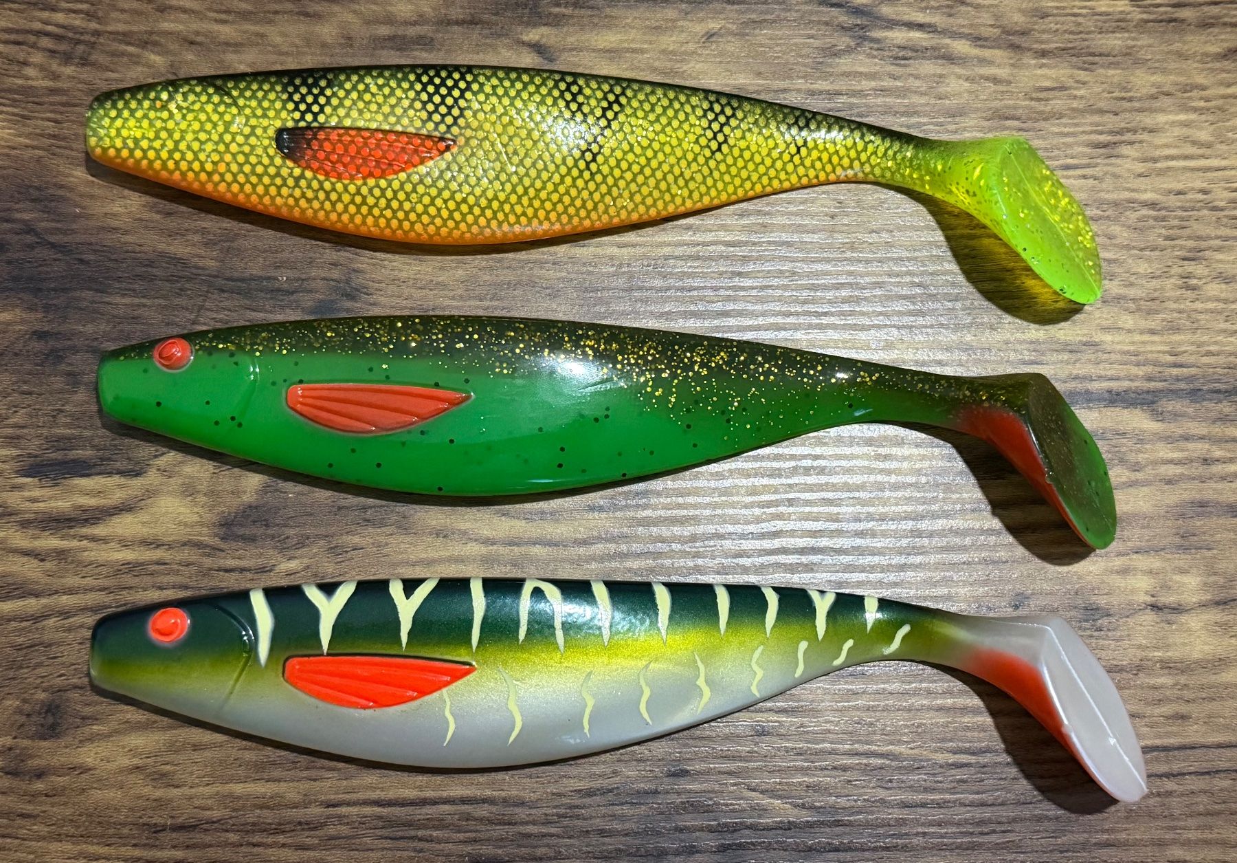 Esche: BALZER Shirasu UV Booster Shad 23 cm - Set – Nuovo e nell'imballaggio originale da Widnau venduto da Fishingtackle_Oggy