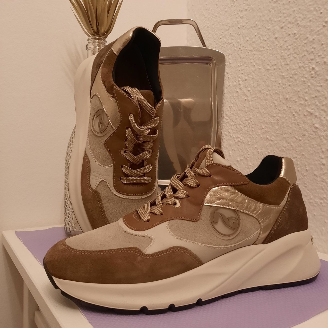 Damenschuhe: SNEAKERS VON NERO GIARDINI, GR.40 – Gebraucht aus Hinwil von Wuschi40 2
