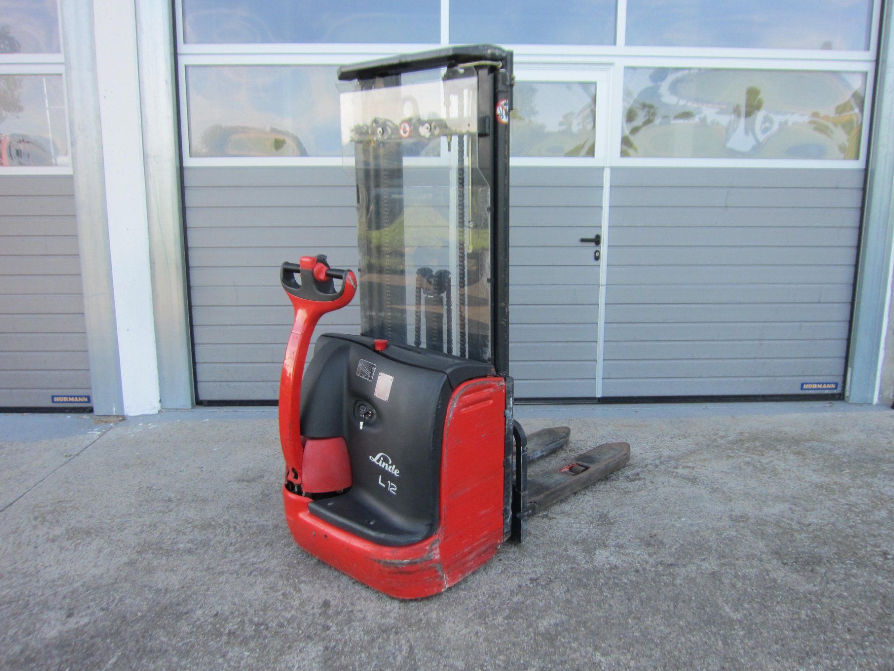 Linde Carrelli elevatori e a forche: Ameise, Deichselstapler max. 1200kg, 4.20m Triplex, Batt.neu – Usato da Hämikon venduto da Hochstapler99