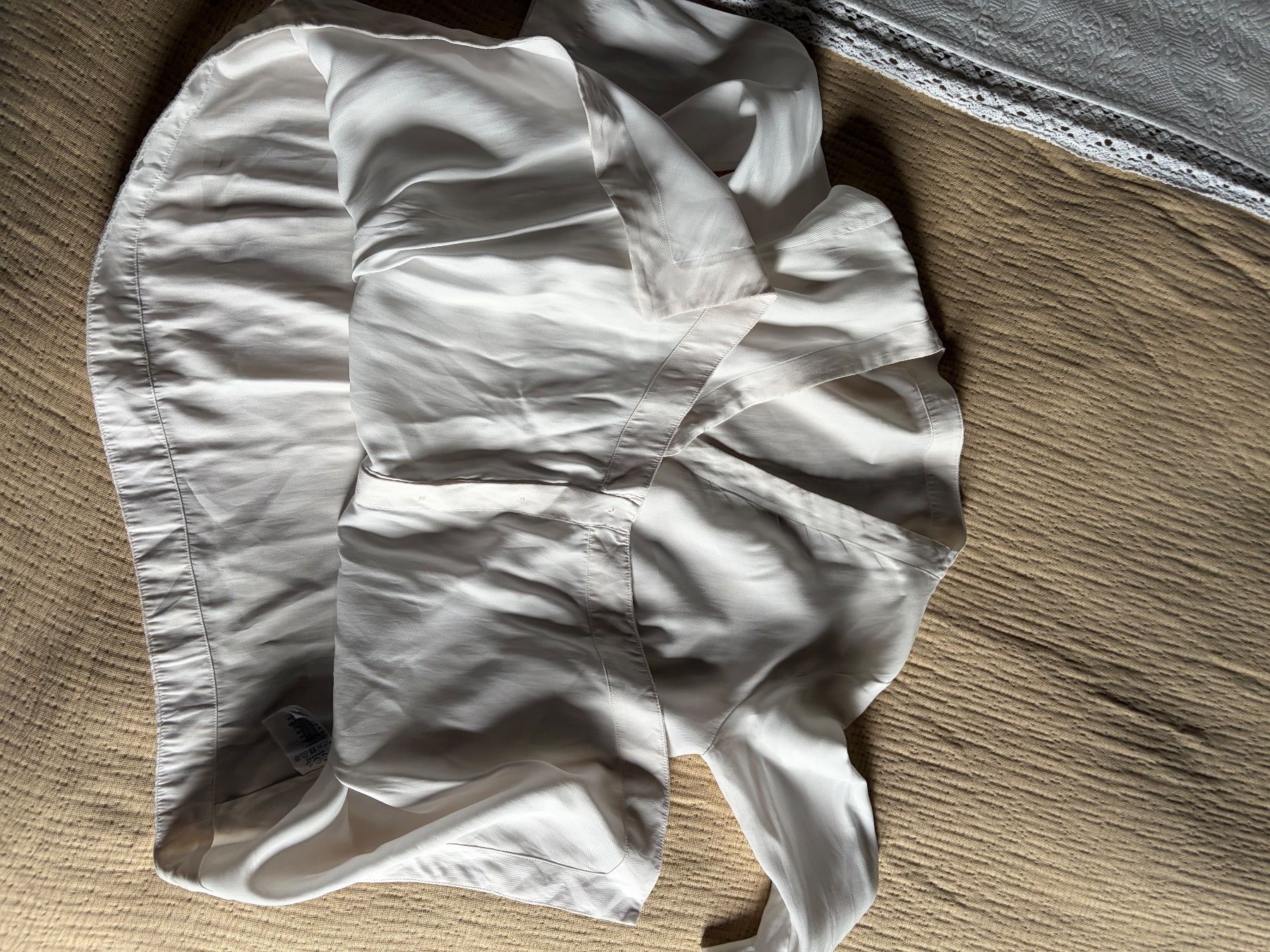 Cos Blusen: Cos Shirt - Needs mending – Defekt aus Luzern von AM2nd 4