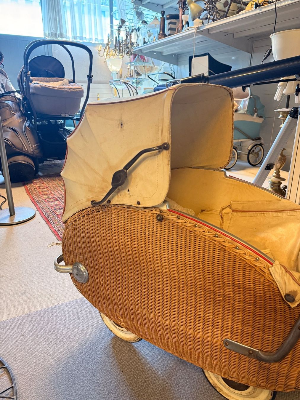 Carrozzine: Poussette ancienne 3, vintage – Usato da St-Maurice venduto da antikdestok 1