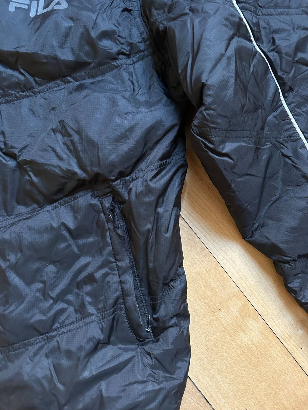 Fila Giacche: FILA - Vintage Jacke schwarz S – Usato da Zürich venduto da Diazaio 1