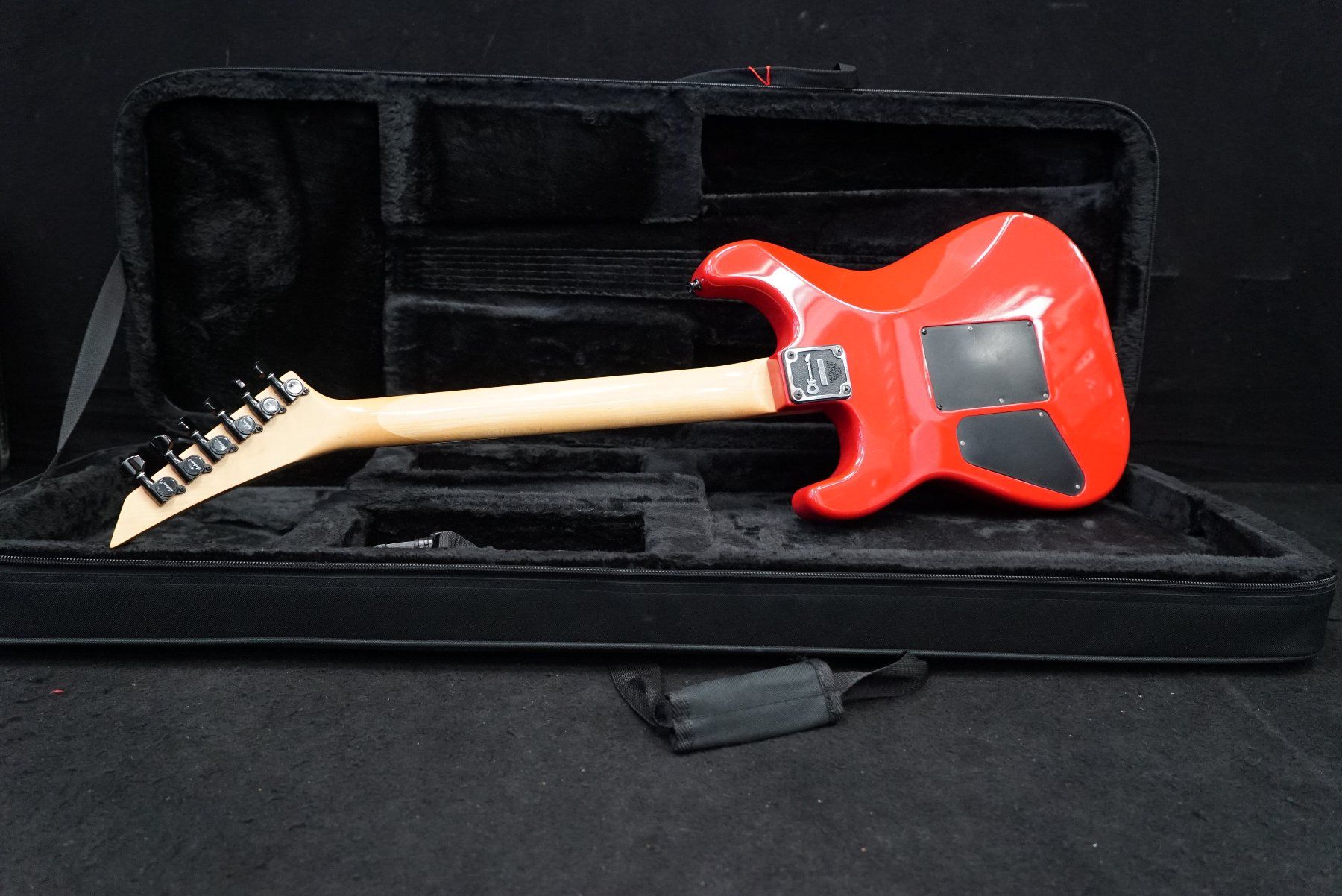 Charvel Strumenti musicali: Charvel Mod.2 E Gitarre mod. mit Case red – Usato da Ortschwaben venduto da Musictrade 9