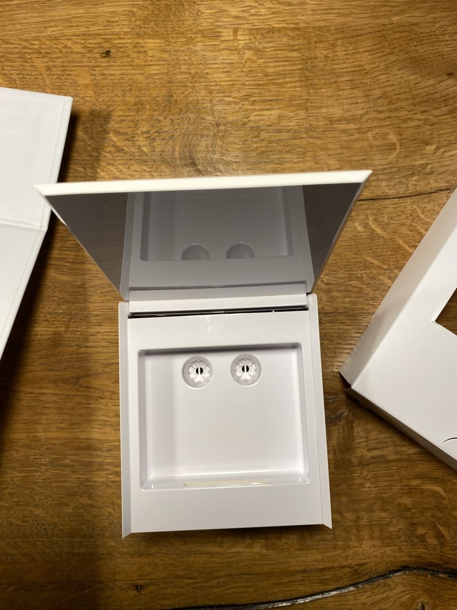 Medizinische Geräte: Perfeclean Reinigungsstation Hörgerät. – Gebraucht aus Zimmerwald von Holzdata1 1