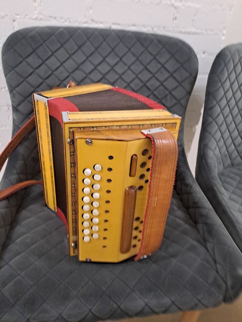 Strumenti musicali: schwyzerorgeli ton B – Usato da Villeneuve venduto da BibiVintage 1