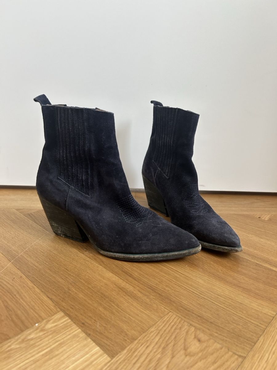 Scarpe da donna: Stylish navy blue Suede Ankle Boots – Usato da Zürich venduto da pdi_kr7j