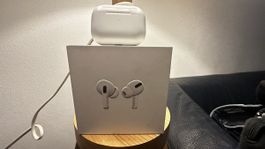 Air Pods Pro 1.Generation / Ladecase / Mit OVP