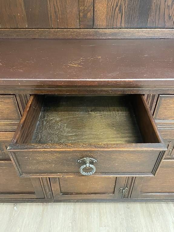 Credenze: Antik Tudor Oak Buffetschrank aus Eiche mit Bleiglas – Usato da Obernau venduto da Arche_Noah_Brocki 8